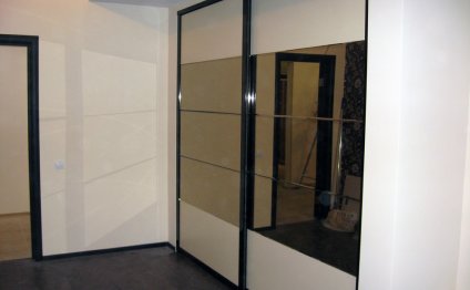 Disen Interior Of The Closet